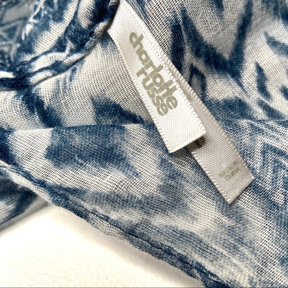 CHARLOTTE RUSSE Infinity Scarf - Picture 5 of 9